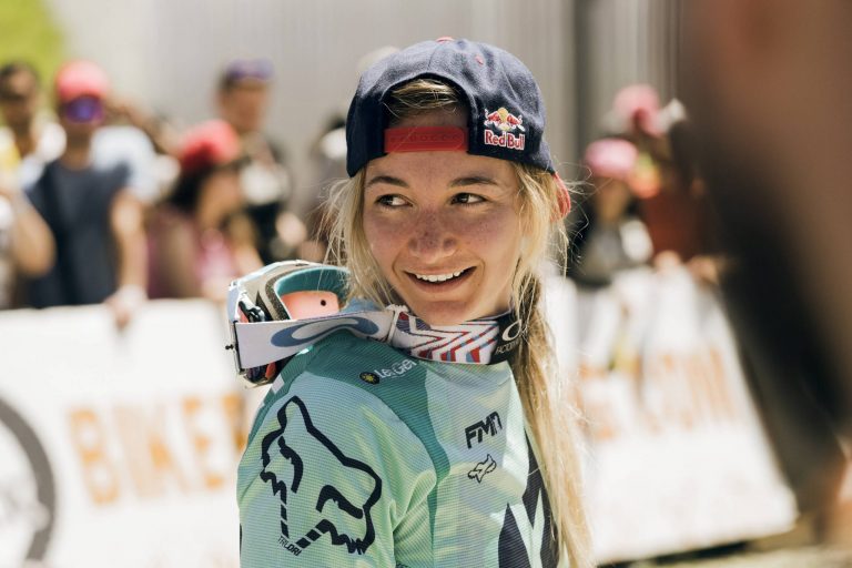UCI World Cup Downhill - British Battle Between Seagrave and Atherton Continues