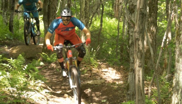 Pivot Reynolds Enduro Presents Border/Lines