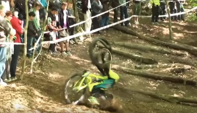 #WipeoutWednesdays: MTB Fail Compilation 2017 October