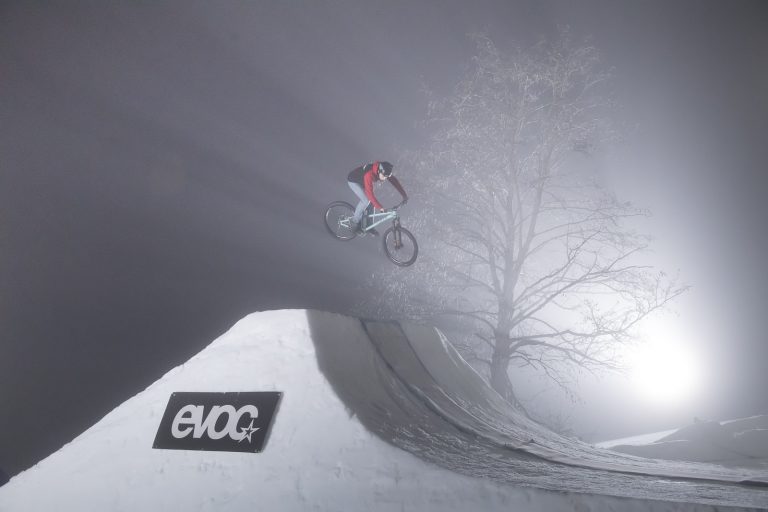 White Style 2018: Sun, Mountain Bikes, Snow and Fog