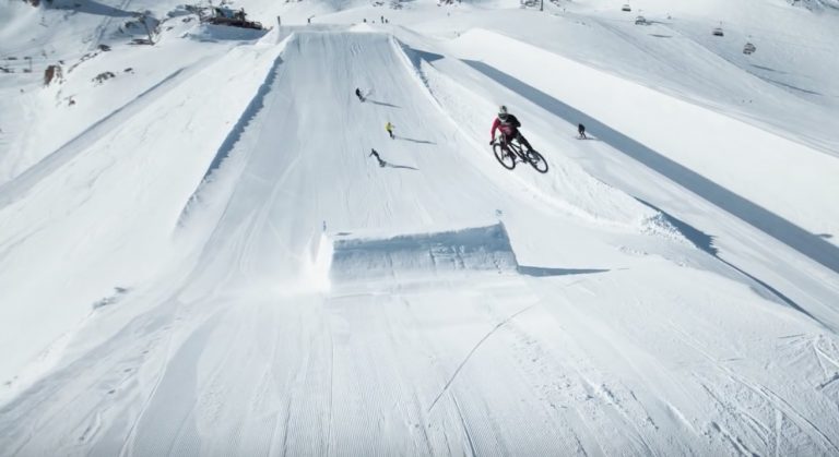 Johannes Fischbach vs Snowboarders