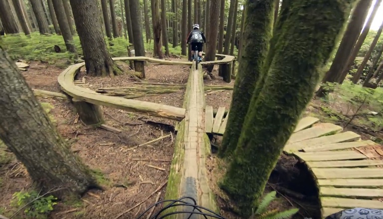 These North Shore MTB Features Will Brighten Your Day