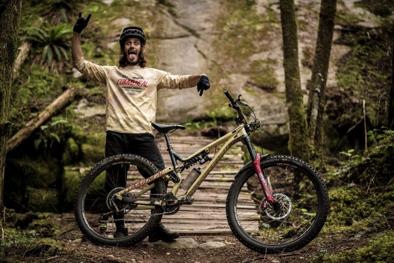 Yoann Barelli Rides The Meta AM 29 in Squamish