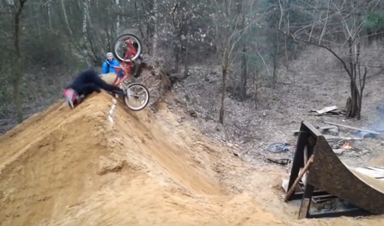 #WipeoutWednesdays: MTB Fail Compilation 2018