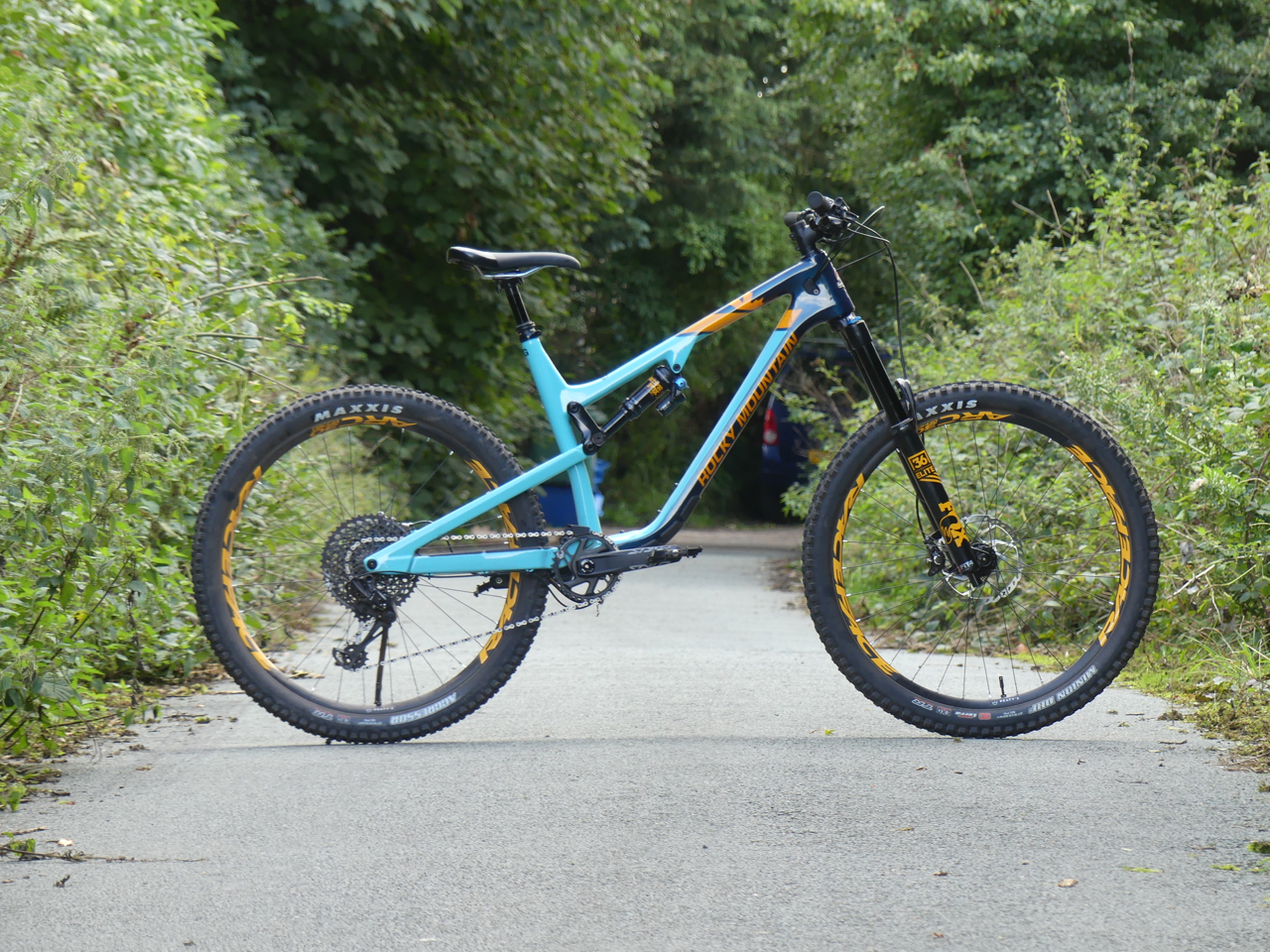 Rocky Mountain Bicycles Altitude Carbon 70 2019 Mountain Bike Reviews Bikes Trail Bikes Free Mountain Bike Magazine IMB