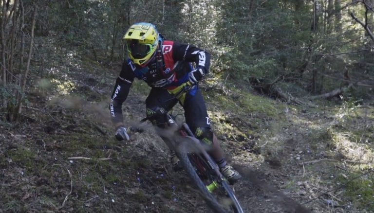 How To Ride Flat Corners - MTB Pro Tip With Cedric Gracia