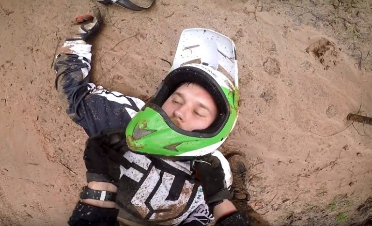#WipeoutWednesdays: Massive MTB Crash (8 Broken Ribs)