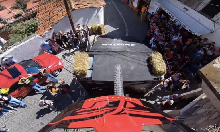 World's Fastest Urban Downhill? | Run 1 at Downhill Taxco