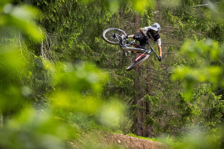 Commencal Meta Power: Discreetly Powerful