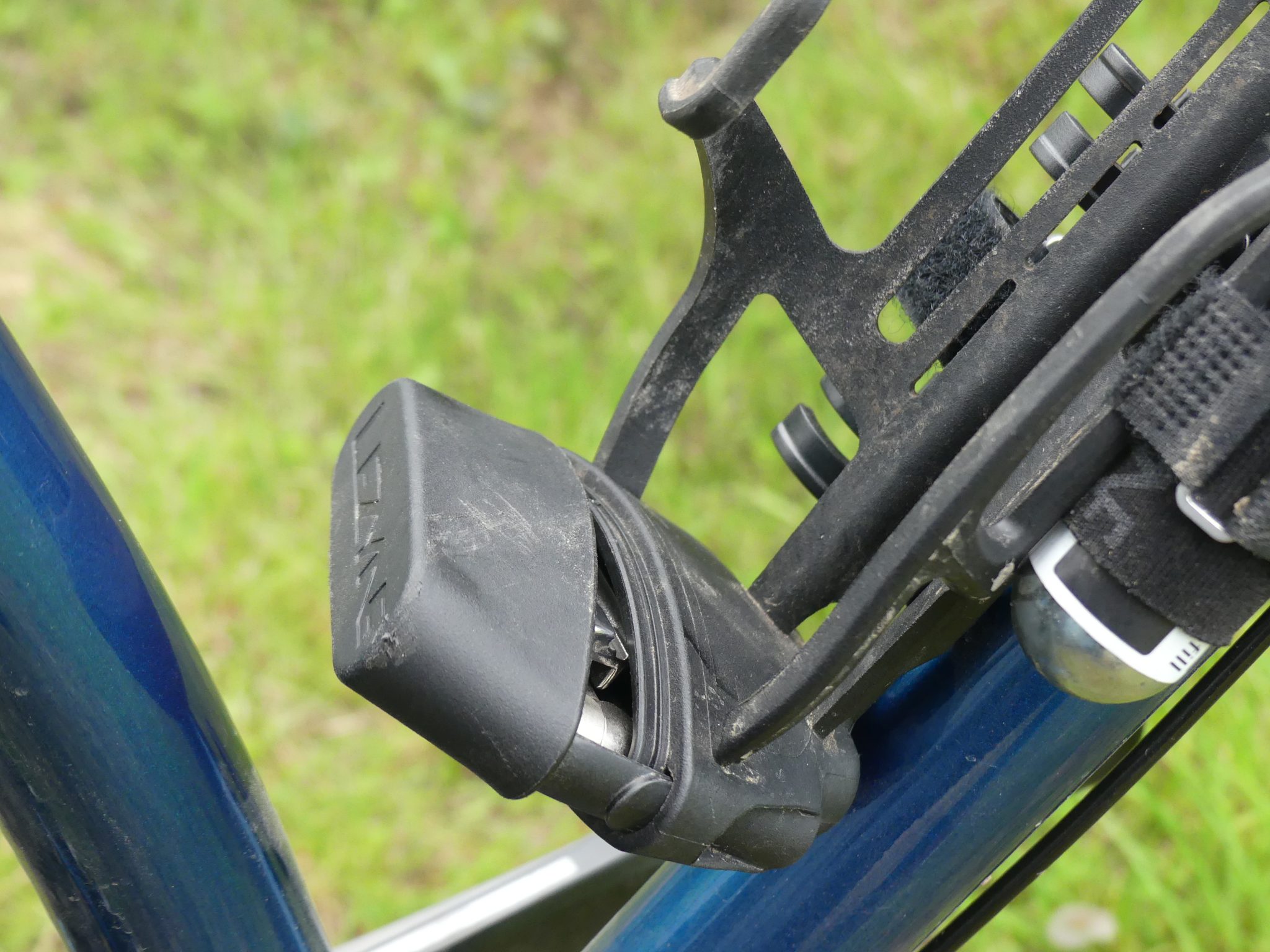 LEZYNE Flow Storage Cage SL porte-bidon avec support outils