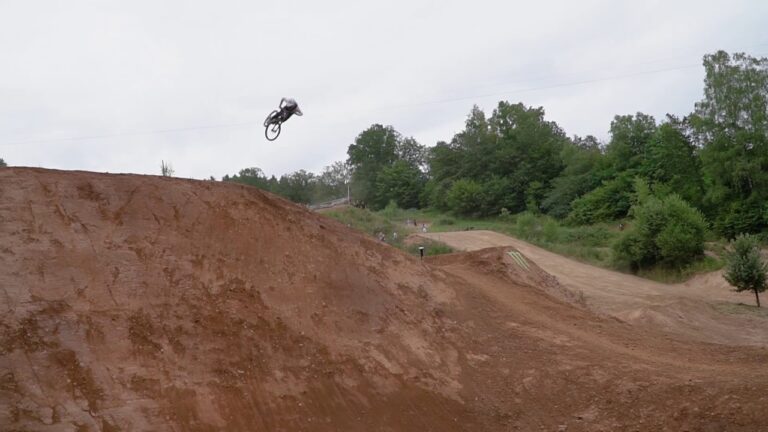 1 Minute of Raw Riding from Loosefest XL
