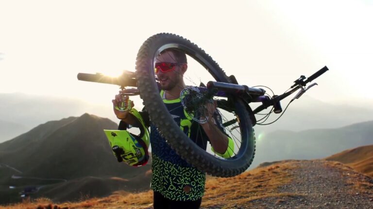Riding The Meribel World Cup Track At Night With Oli Carter