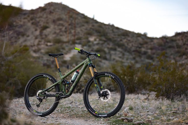 Pivot Cycles Introduce All New Switchblade