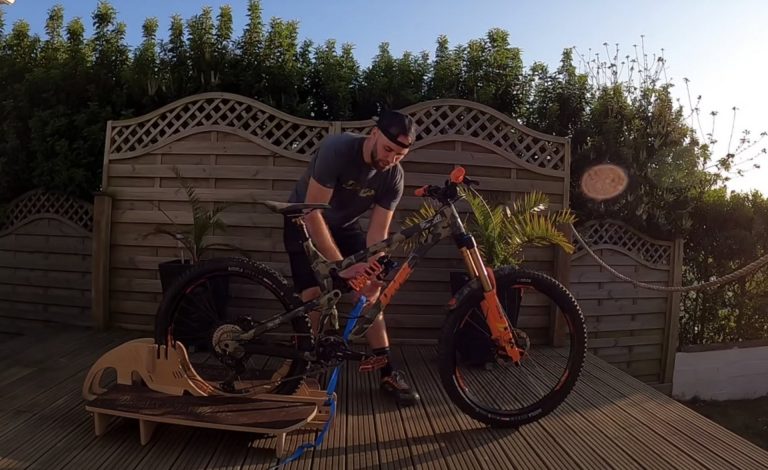 HOW TO MANUAL A MTB WITH AND WITHOUT A MANUAL MACHINE!! Also I announce the winner of the OiOi Seat!