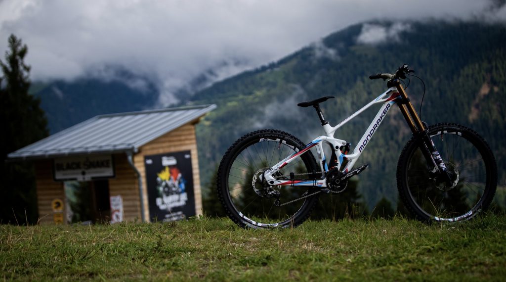 Mondraker Unvails 3D Anaglyphic Worlds Race Bikes