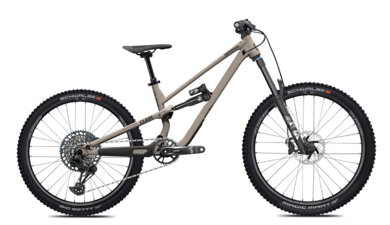 New COMMENCAL Clash Kids 2022: "I’m Faster than Dad"