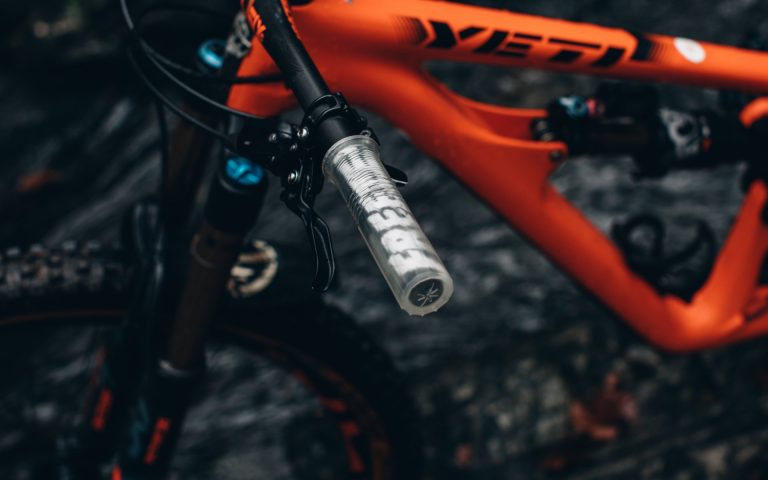 Say hi to FROZEN COMPONENTS grips