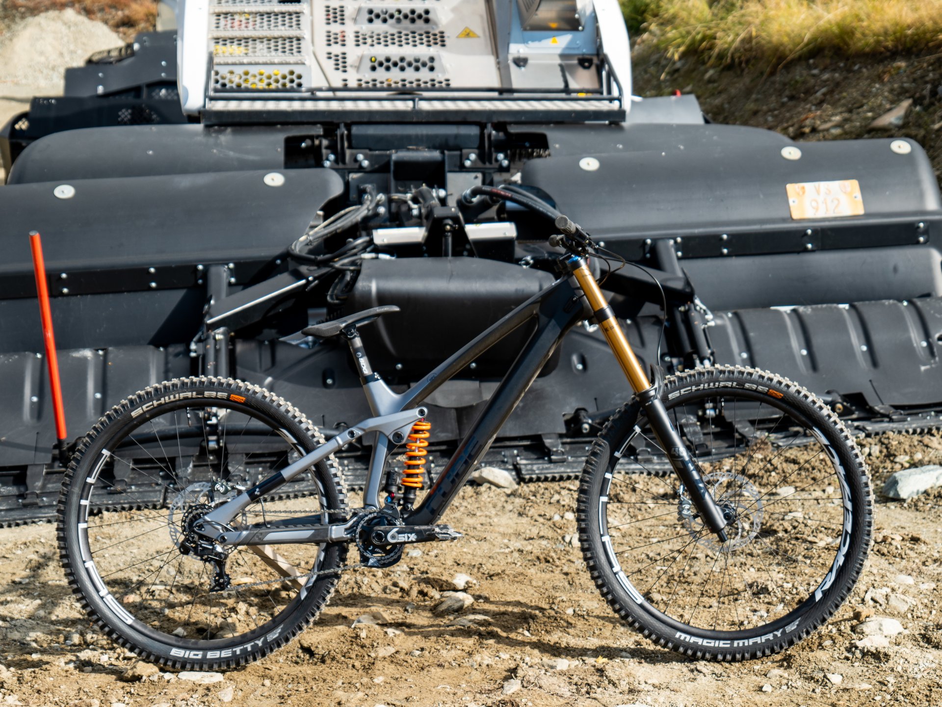 Aardewerk Bemiddelaar lucht CUBE Bikes Two15 HPC SLT XL 2022 | Mountain Bike Reviews » Bikes » DH Bikes  | Free Mountain Bike Magazine | IMB