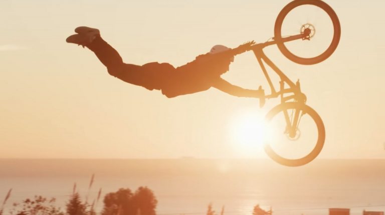 Video: Filming in MTB Dirt Jump Heaven La Poma | Behind the Scenes of The Old World