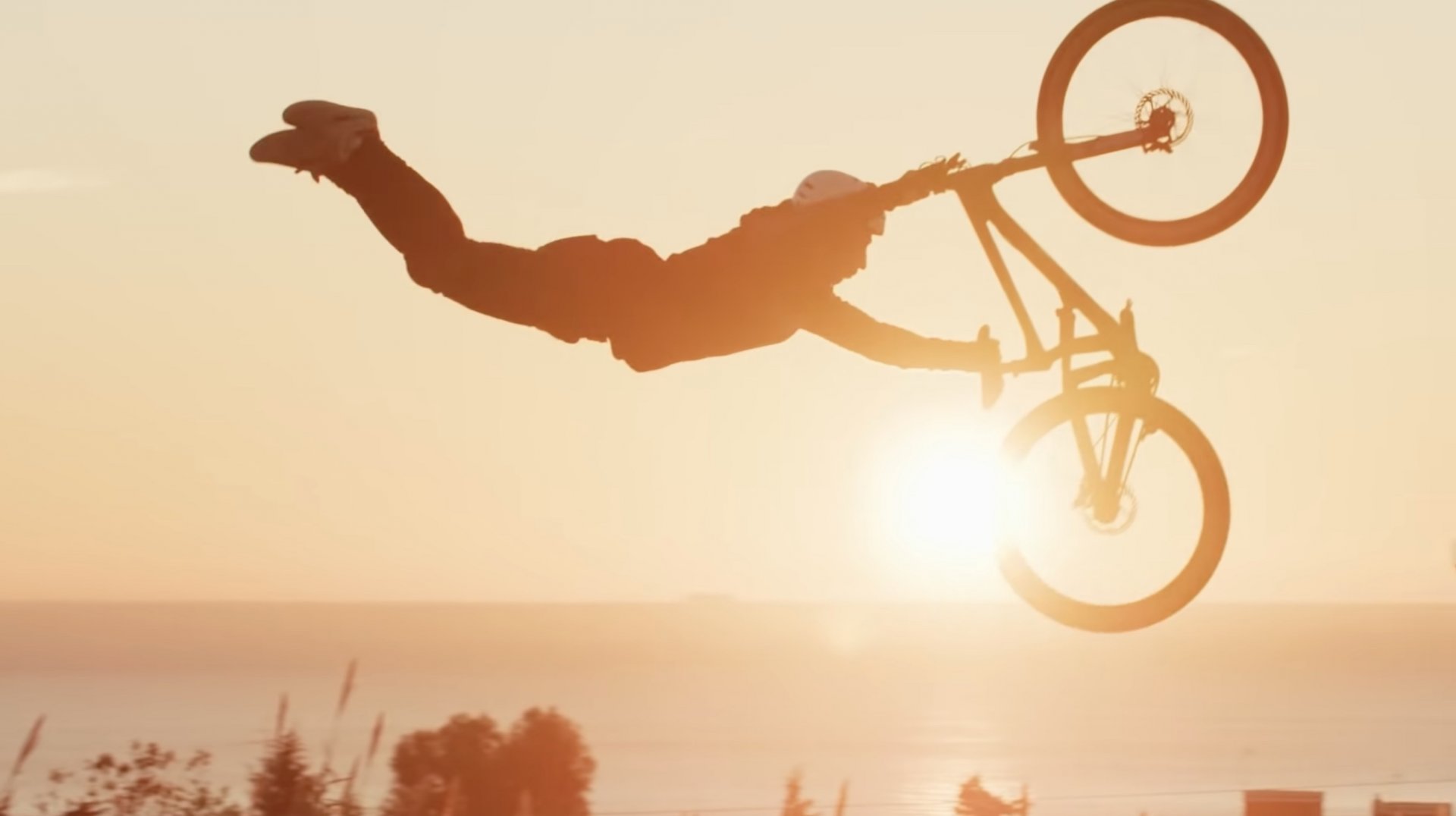 Video: Filming in MTB Dirt Jump Heaven La Poma | Behind the Scenes of The Old World