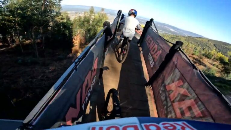 THE SYNDICATE - Jackson Goldstone + Laurie Greenland rip down Lousã!