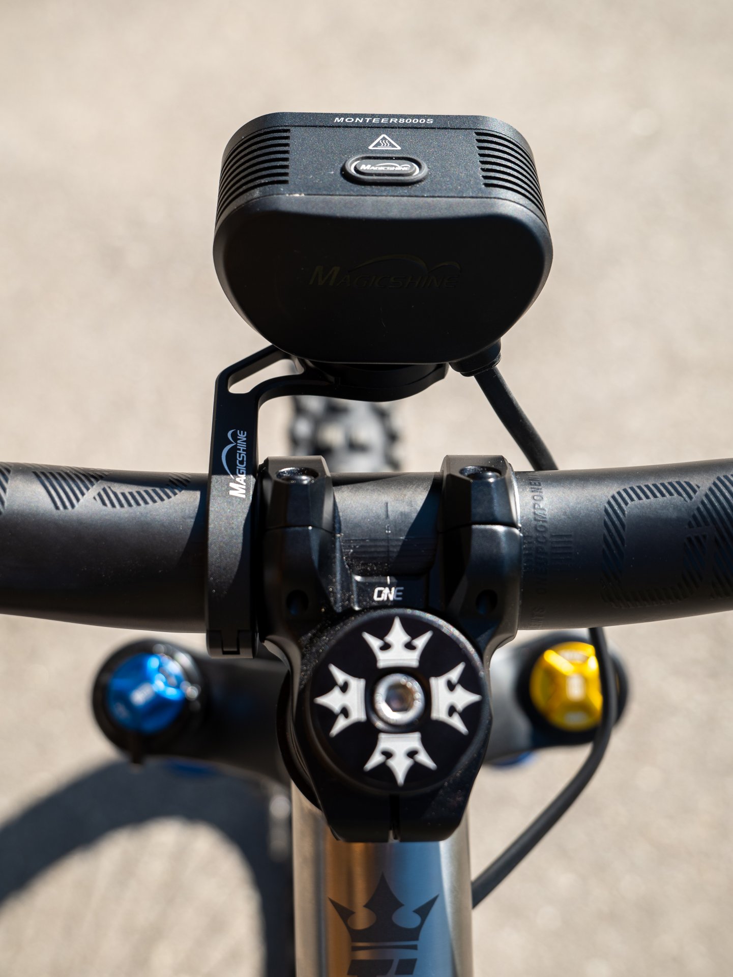 MAGICSHINE MONTEER 8000S GALAXY V2.0 MOUNTAIN BIKE LIGHT REVIEW - Mountain  Bike Action Magazine