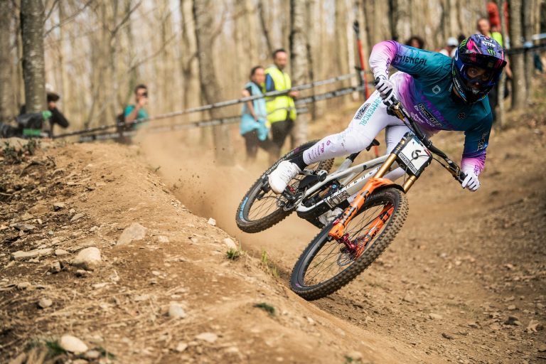 Pierron and Balanche triumph in season-opener | UCI DH World Cup 2022