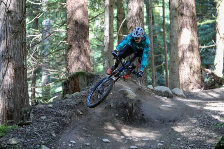 Video: Let It Dance - Squamish's Classic Trails Flat Out | Fabien Cousinie