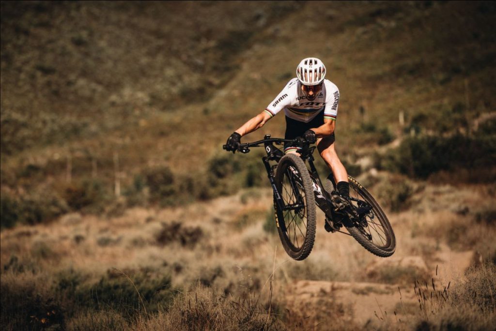 Bunny Hops, Jumps and Whips with N1NO Schurter