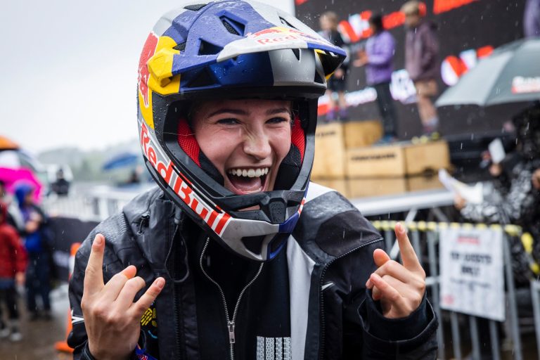 Bruni and Blewitt earn downhill wins to open Crankworx Rotorua