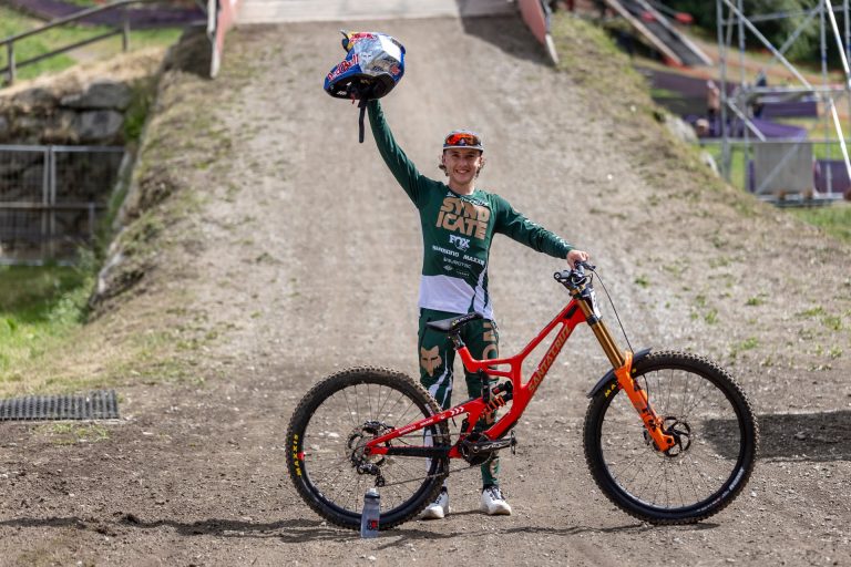 UCI DH World Cup: Höll and Goldstone dominate Val di Sole downhill finals