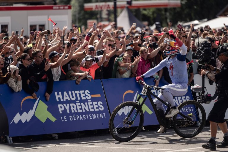 UCI DH World Cup: Höll and Bruni storm to downhill wins in France
