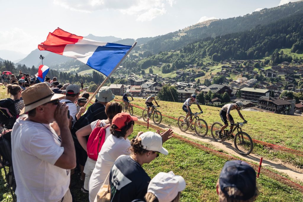 UCI MTB World Cup: Dascălu holds on to claim Les Gets podium