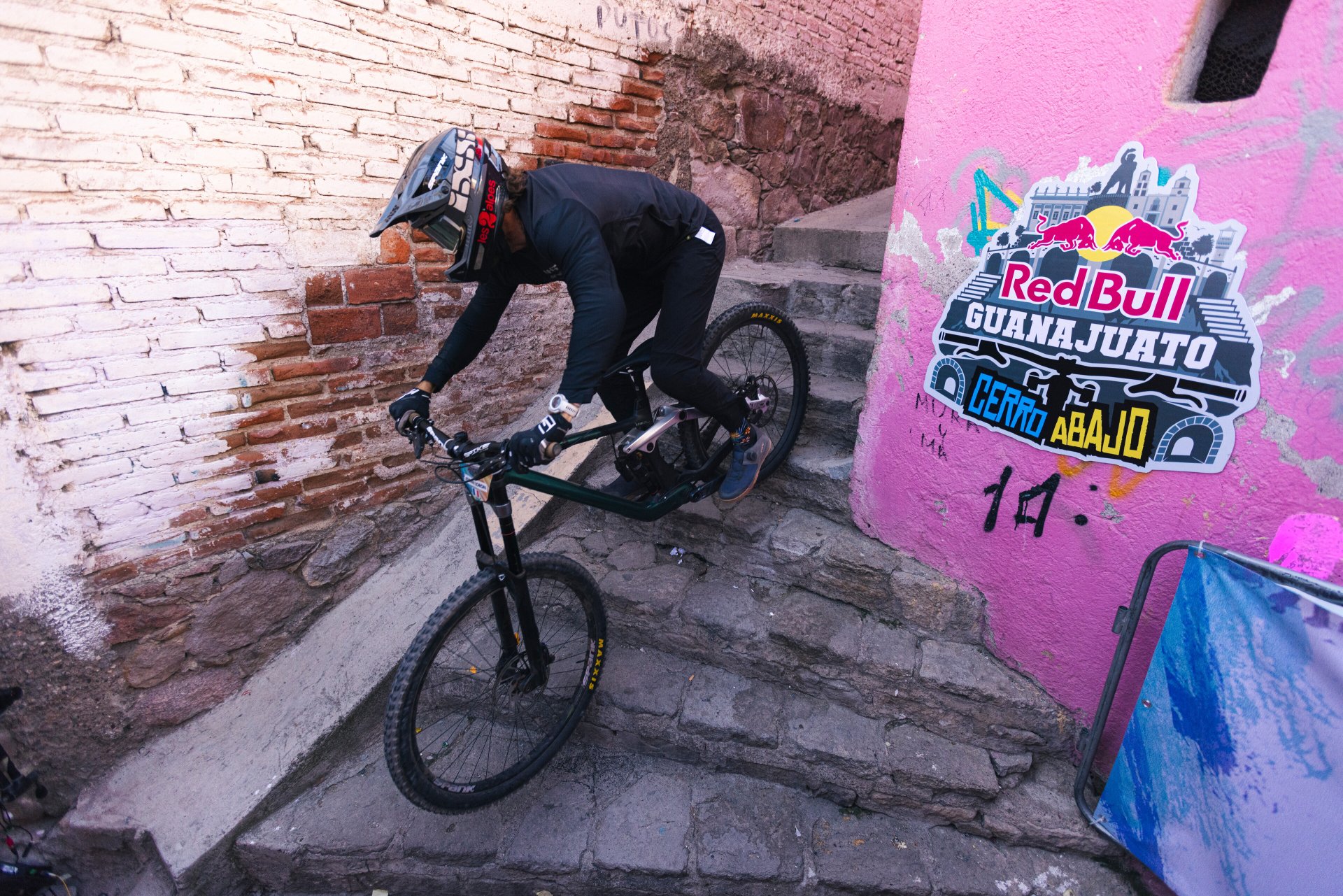 Colombian Juanfer Vélez Wins Red Bull Guanajuato Cerro Abajo 2024 IMB